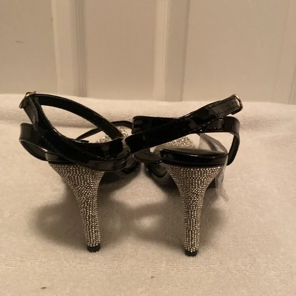 Elegant Black and Silver Sequins Heels…size 42 (9-9.5) - Picture 6 of 9